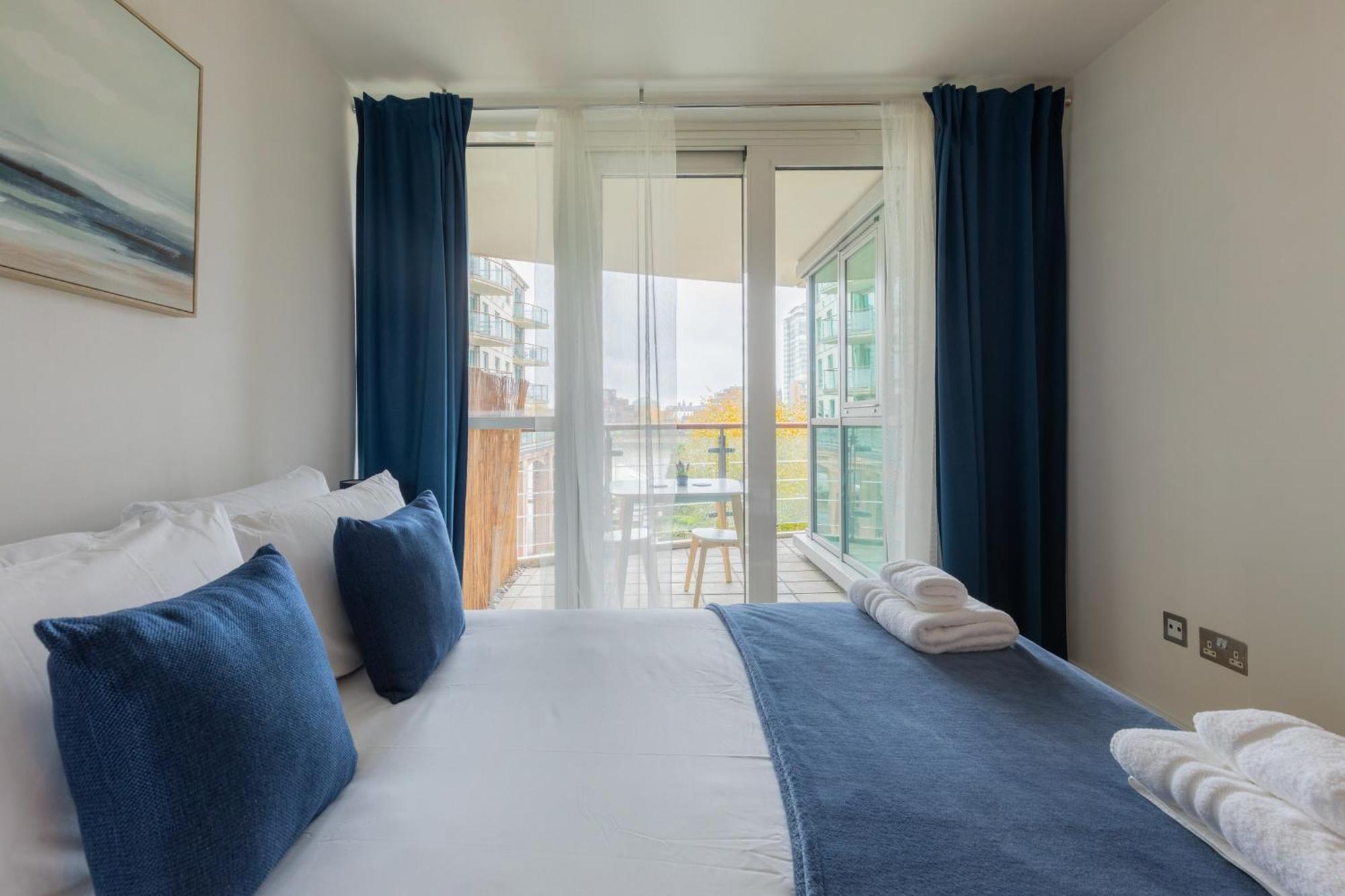 Sleek 1bd Flat With View Of The River Thames Appartamento