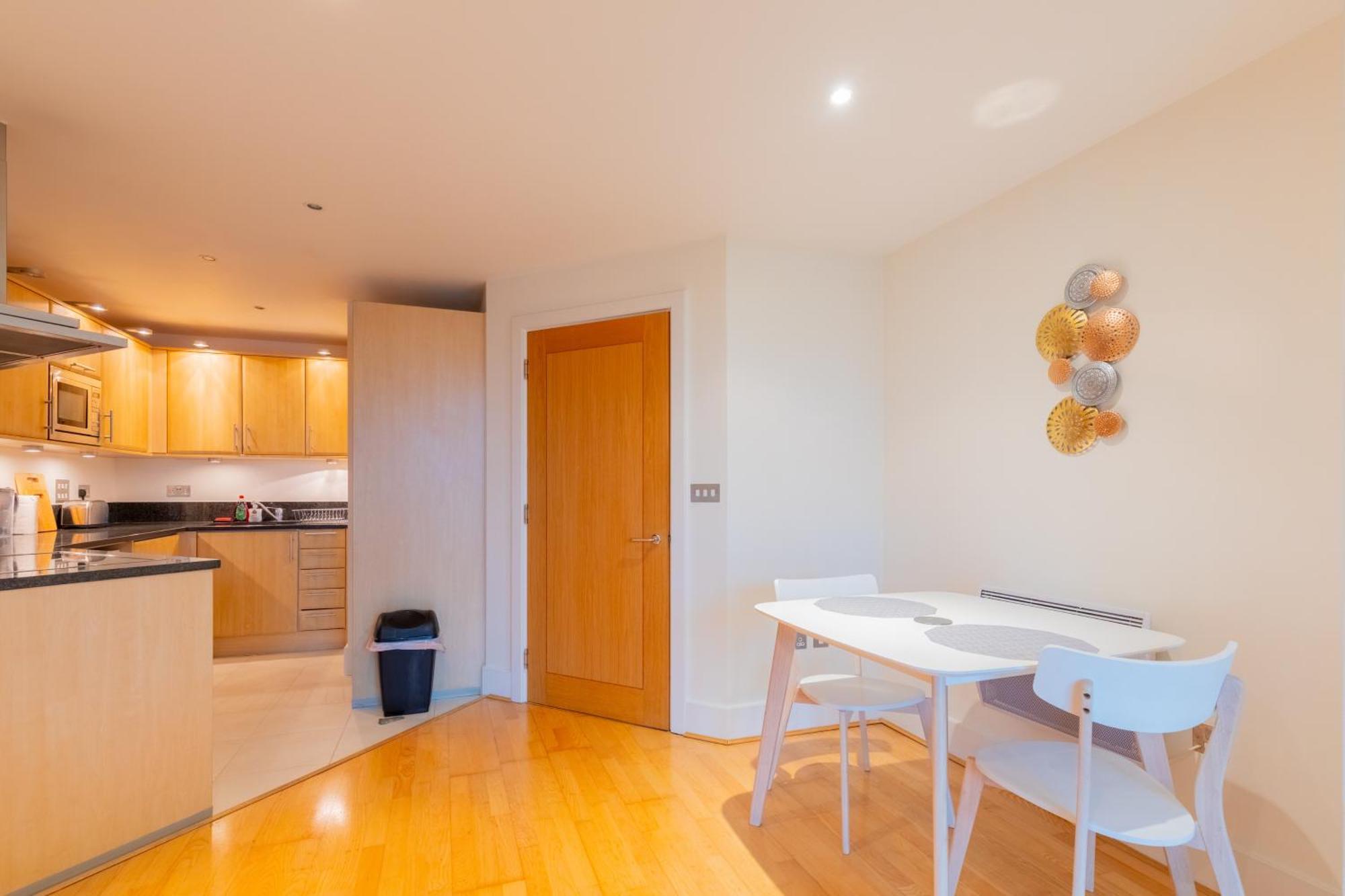 Sleek 1bd Flat With View Of The River Thames Appartamento *