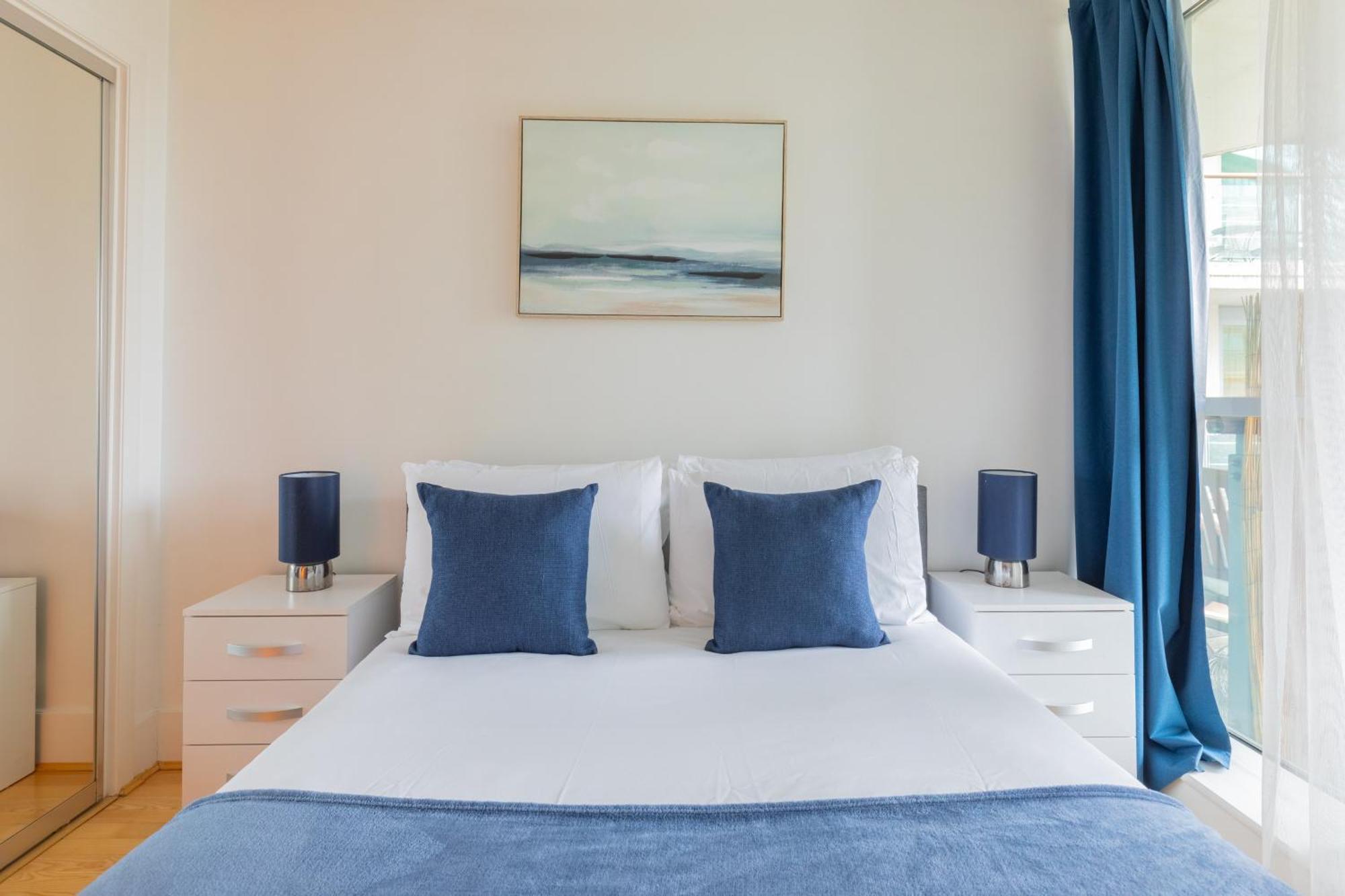 Sleek 1bd Flat With View Of The River Thames Londra